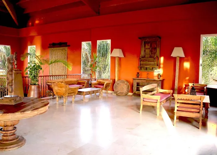 מלון House Oasis