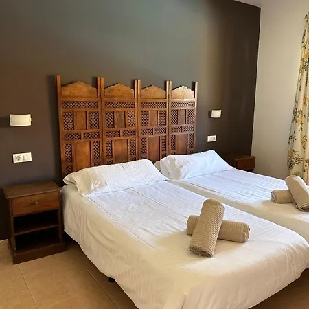 Hotel House Oasis *
